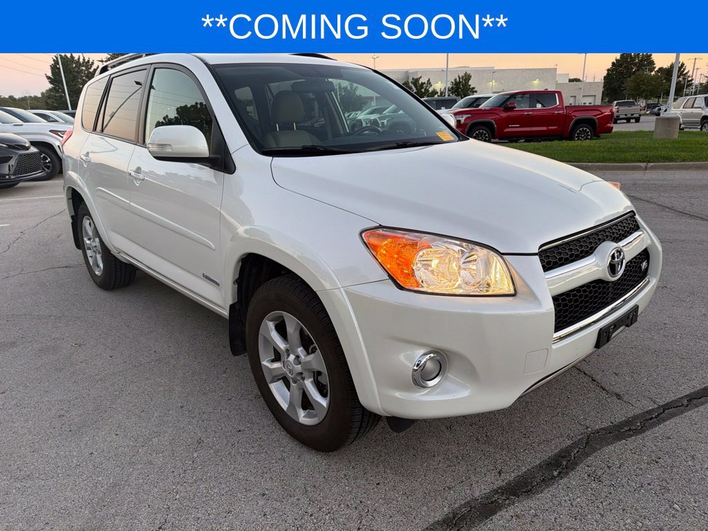 Used 2010  Toyota Limited image 3