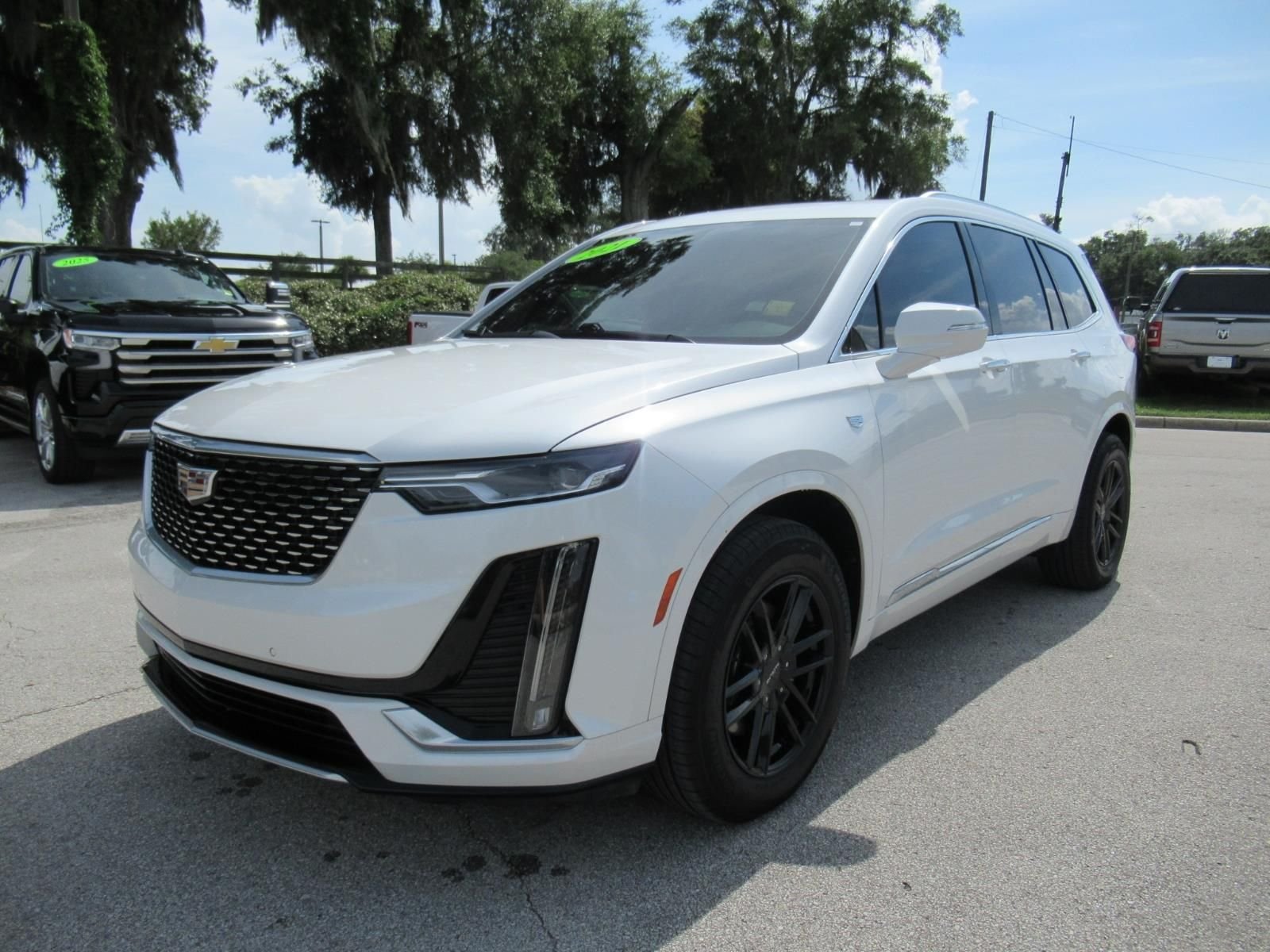 Used 2022 White Cadillac Luxury image 3