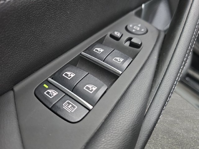 Used 2020 Singapore Gray Metallic BMW Competition image 27