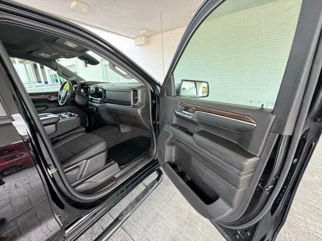 Used 2024 Black Chevrolet LT (2FL) image 16
