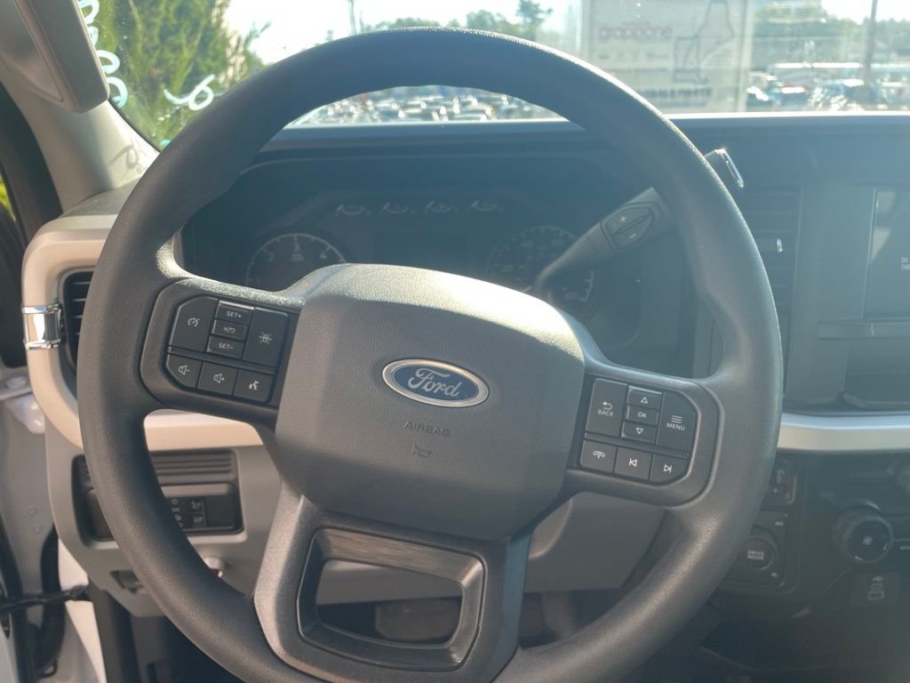 New 2026 Oxford White Ford F-550® XL image 17