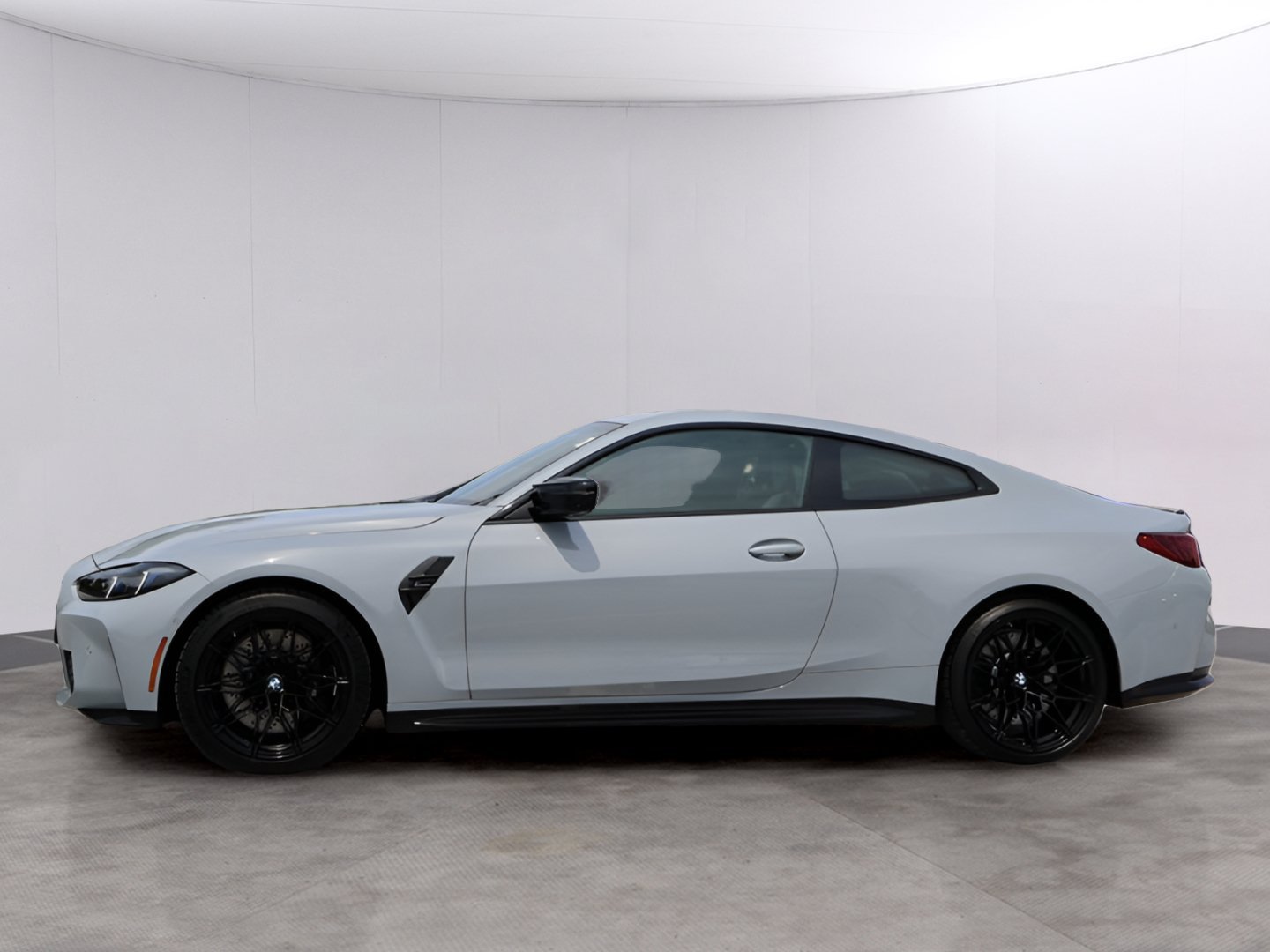 Used 2026 Brooklyn Gray Metallic BMW Competition image 4