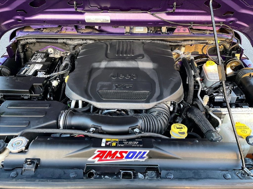 Used 2018 Xtreme Purple Pearlcoat Jeep Unlimited Sport image 28