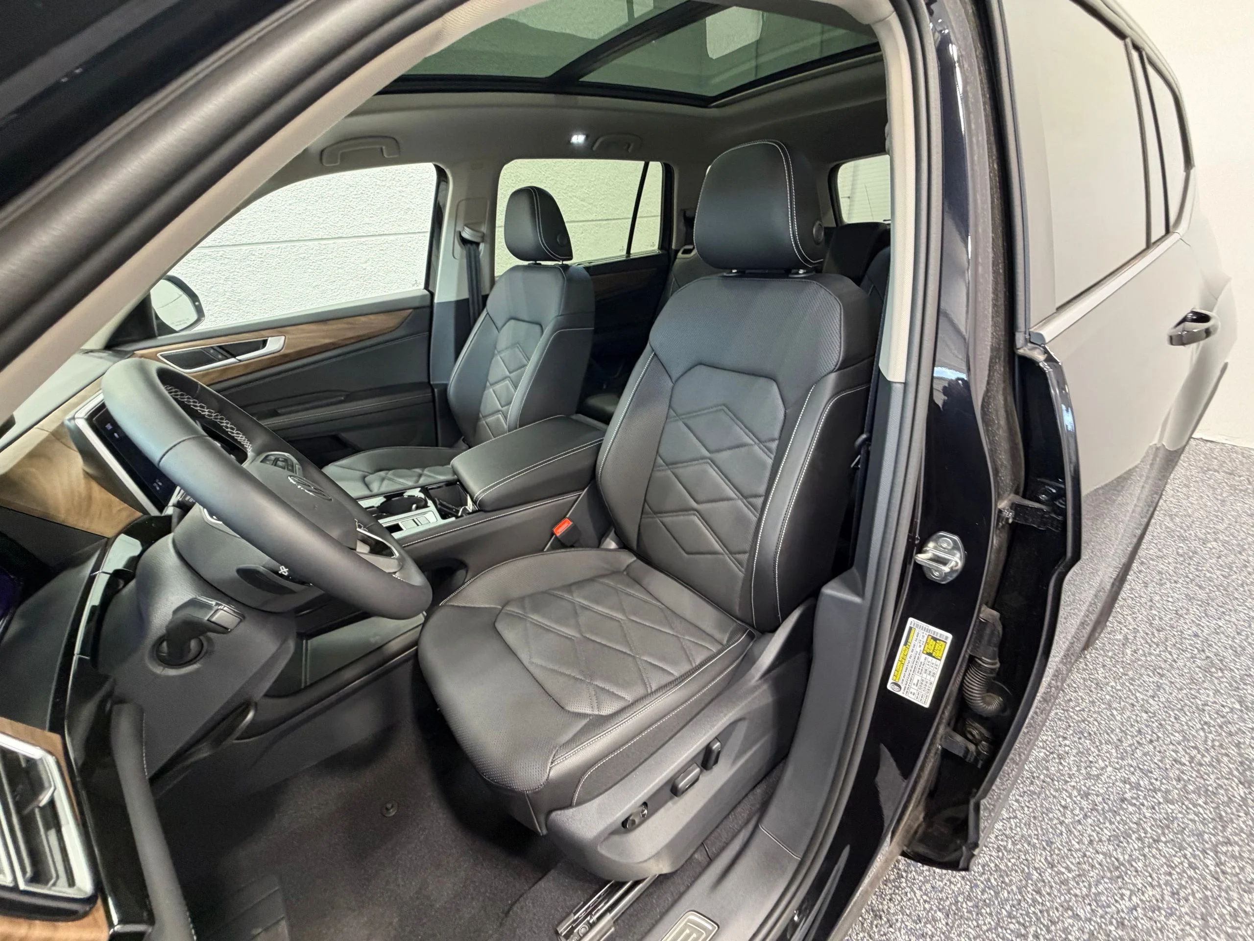New 2026 Black Volkswagen 2.0T SE w/Technology image 20