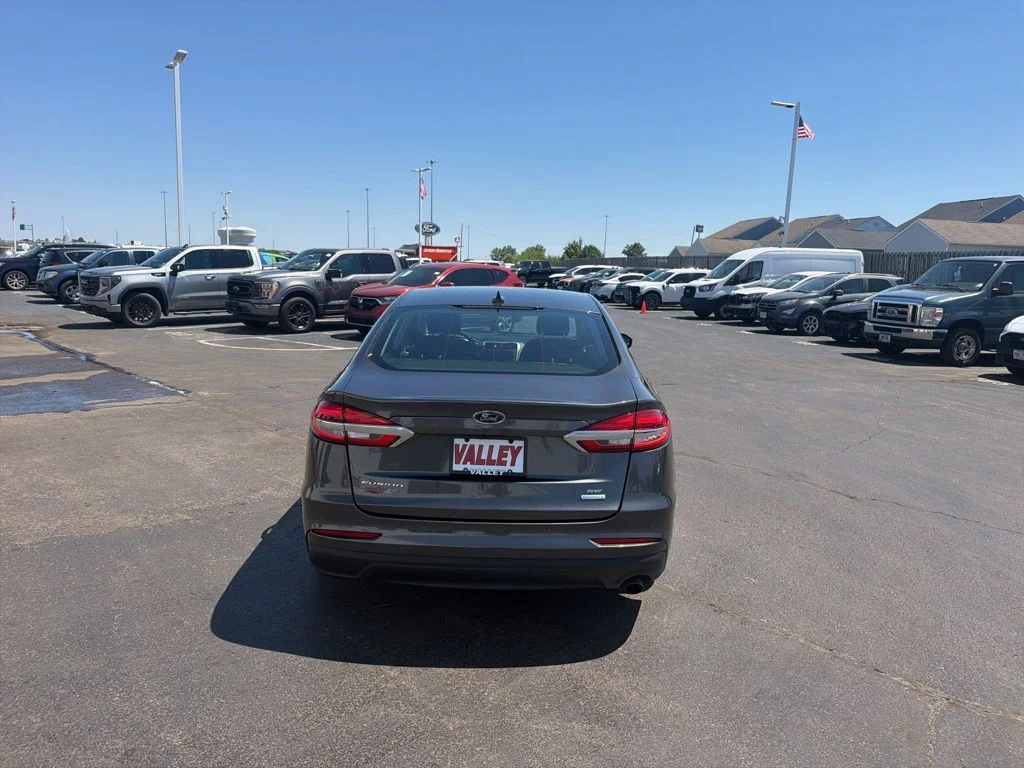 Used 2019 Gray Ford SE image 6