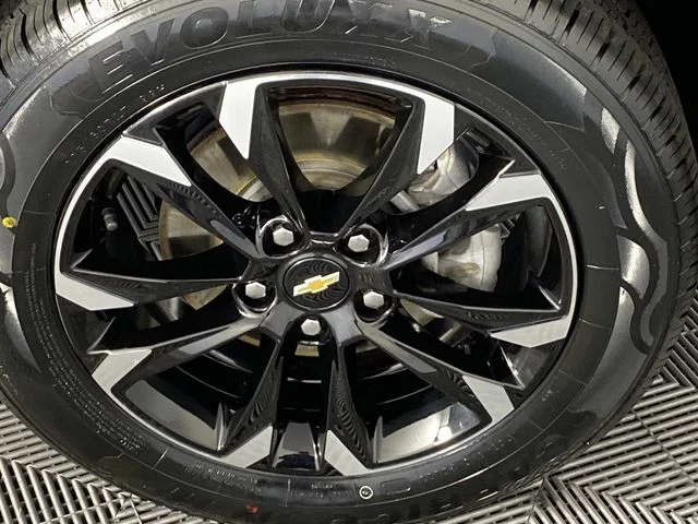 Used 2023 Gray Chevrolet LT image 32