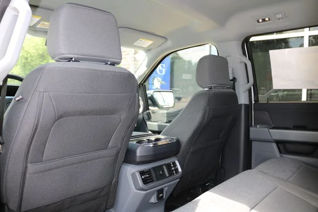 New 2026 Oxford White Ford XLT image 35