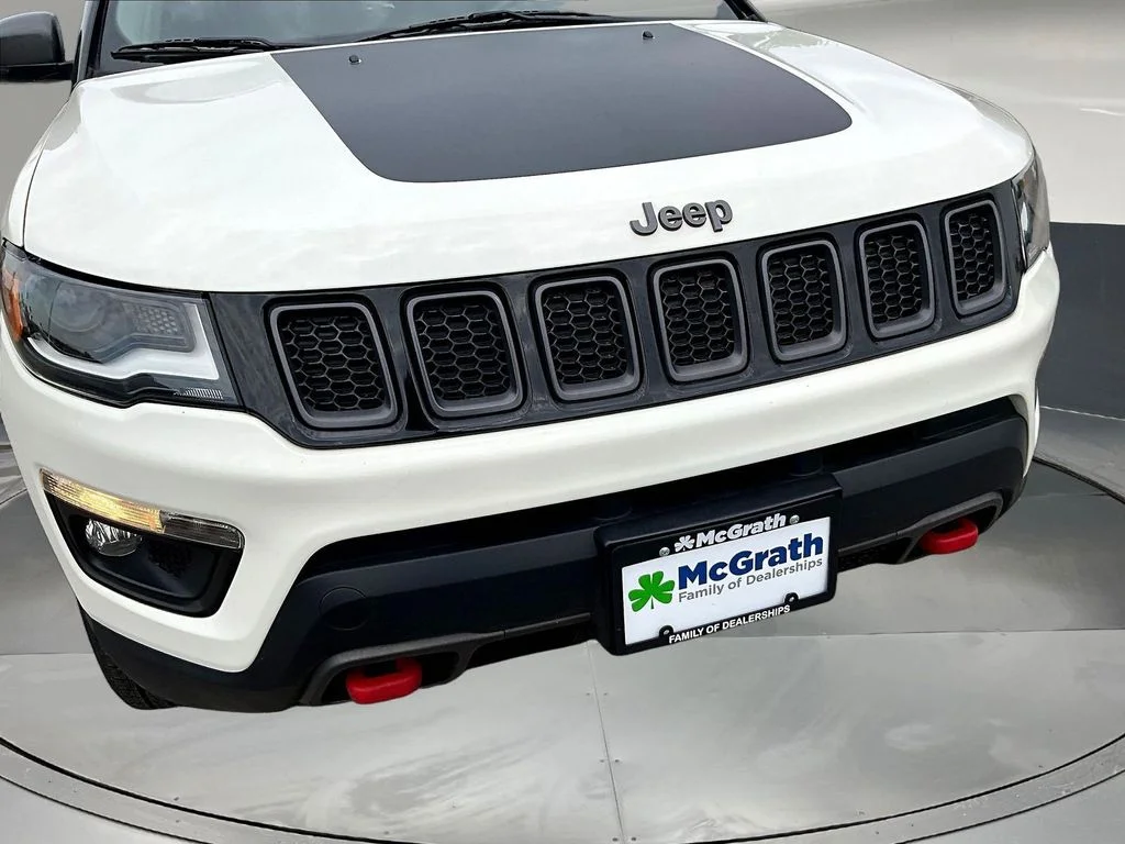 Certified Used 2018 White Jeep Trailhawk image 36