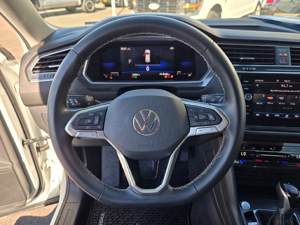 Used 2022 White Volkswagen 2.0T SE image 20