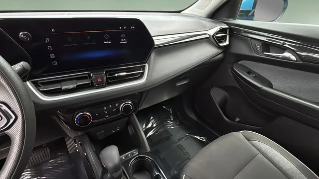 Used 2025 Marina Blue Metallic Chevrolet LT image 26