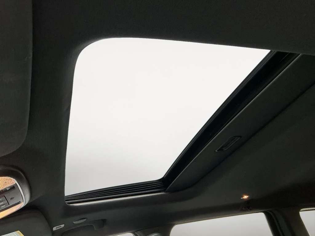 Used 2018 Silver Jeep Altitude image 12