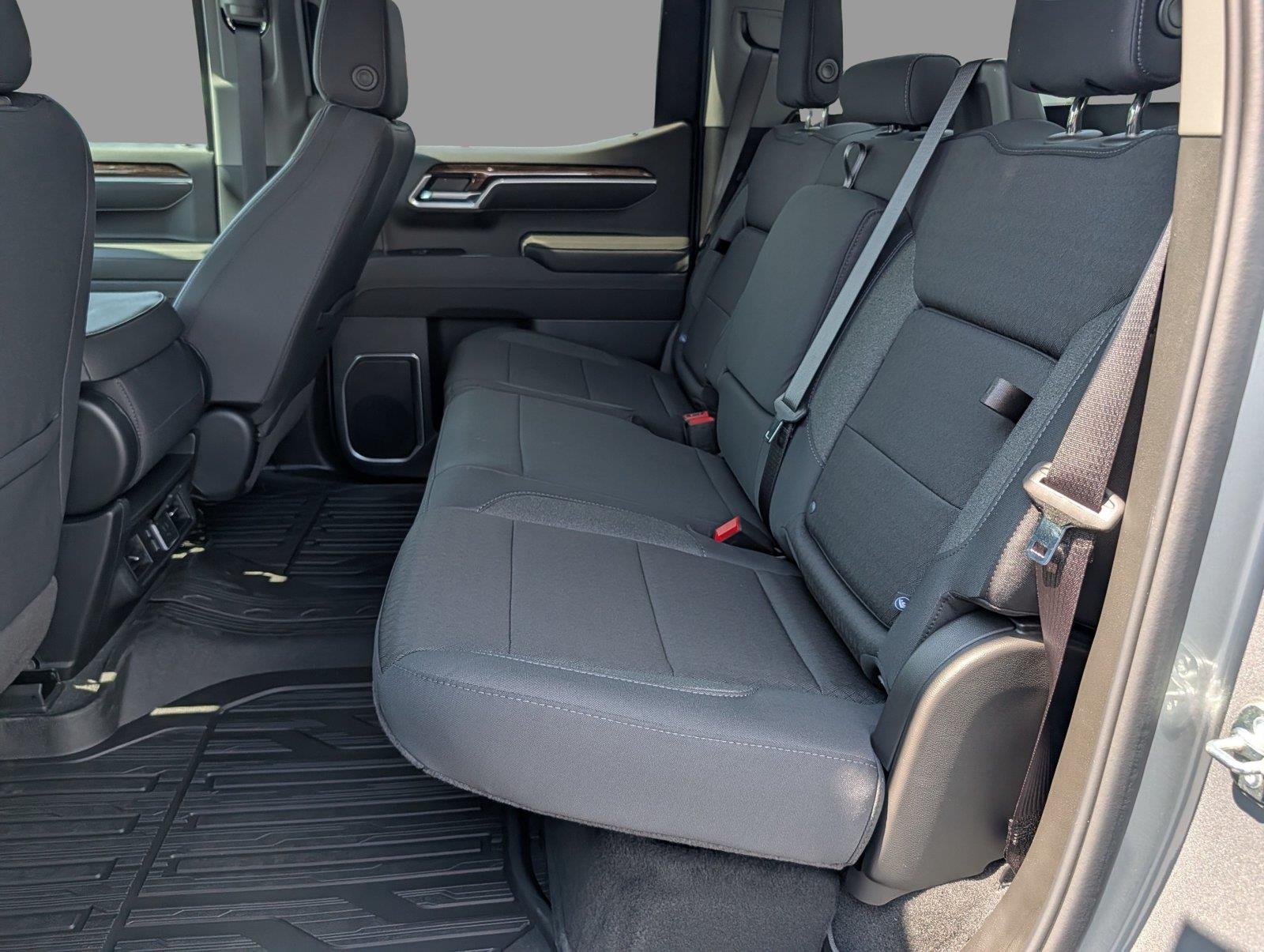 New 2026 Sterling Metallic GMC Elevation image 33