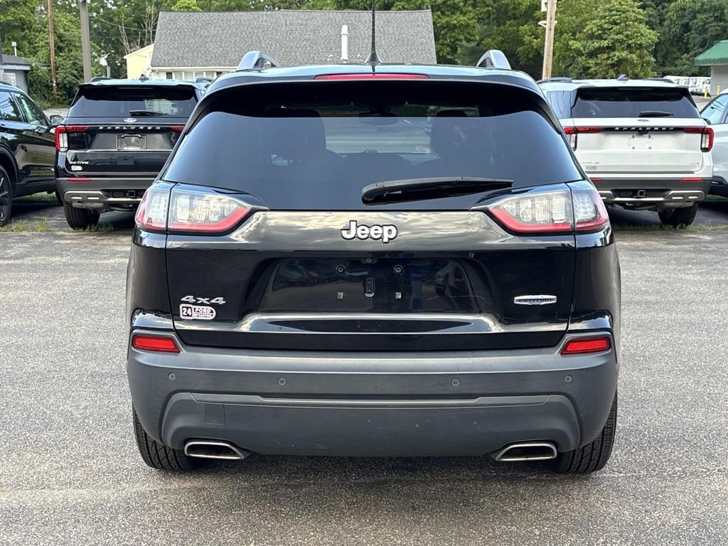 Used 2019 Black Jeep Latitude Plus image 6