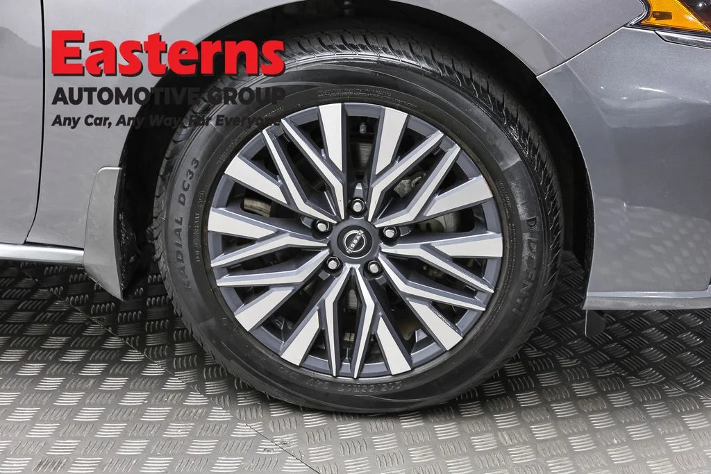Used 2023 Gray Nissan 2.5 SV image 31
