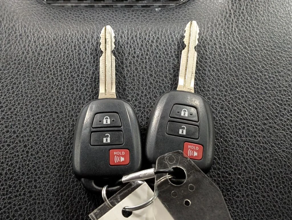 Certified Used 2018 Super White Toyota SR5 image 25