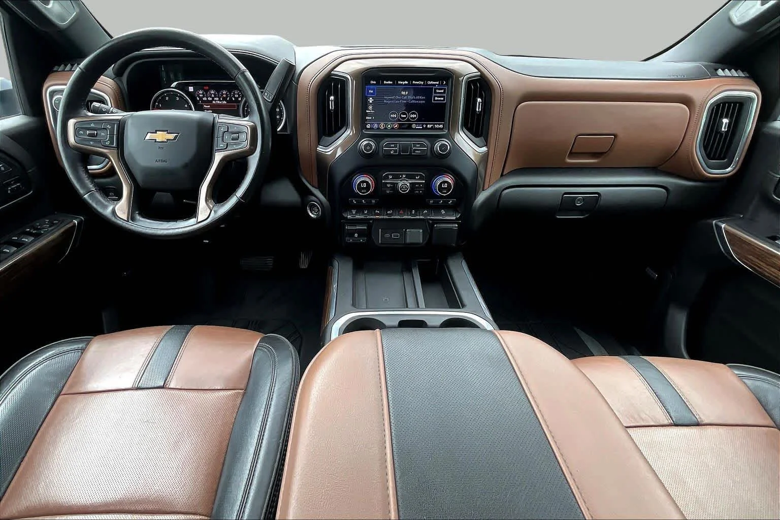 Used 2023 Iridescent Pearl Tricoat Chevrolet High Country image 29