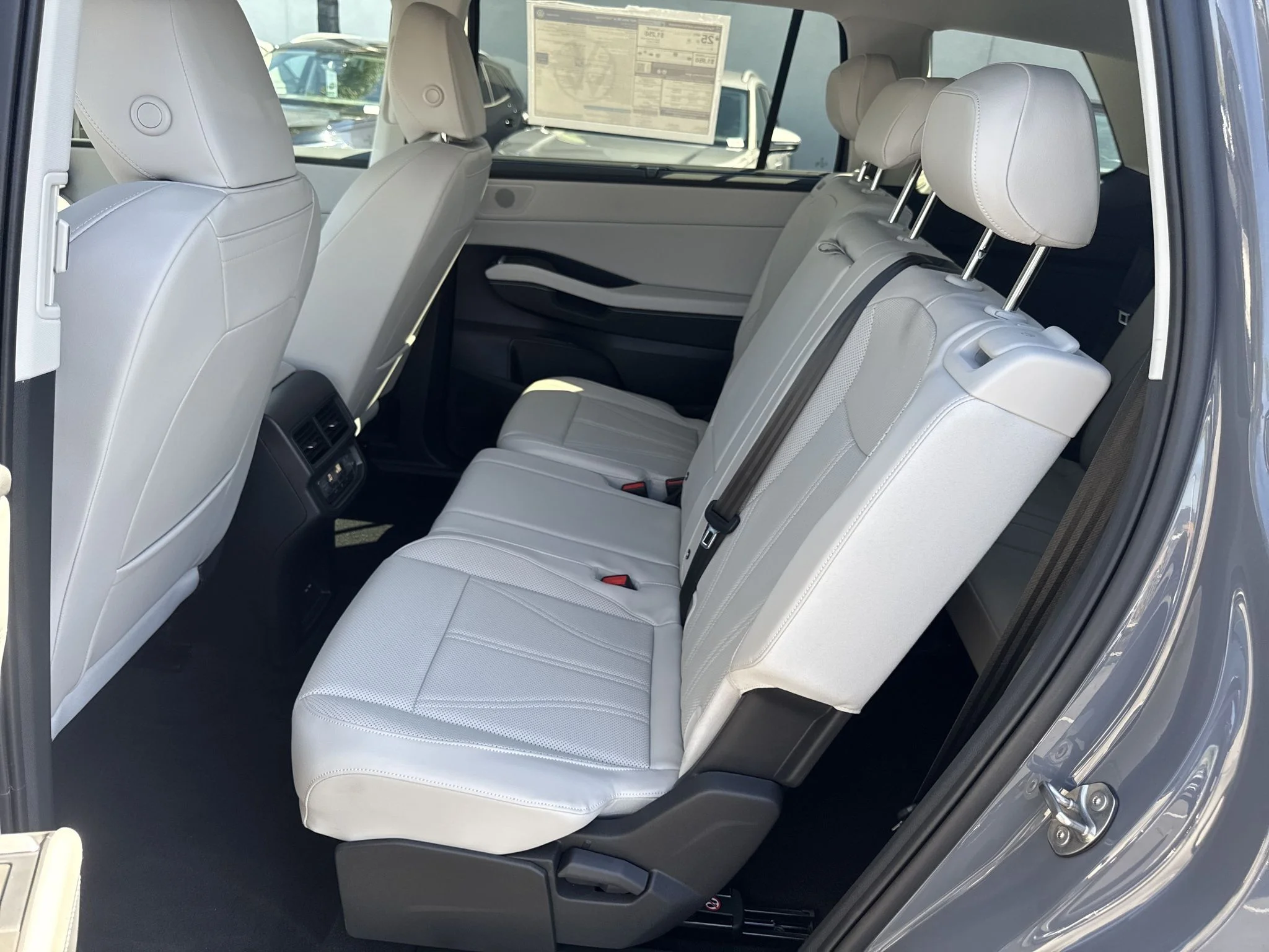 New 2027 Pure Gray Volkswagen SE w/Technology image 31