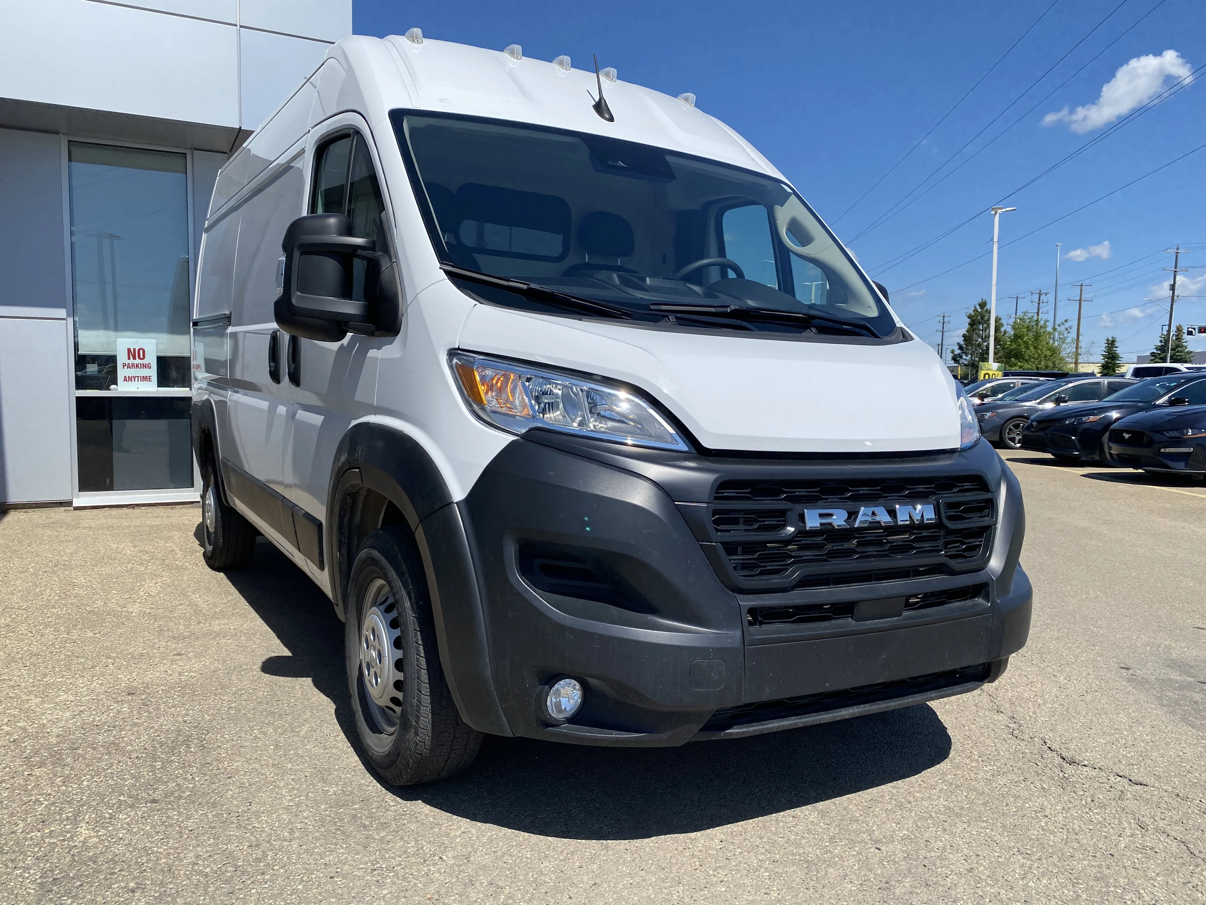 Used 2025 White Ram Tradesman 2500 High Roof 136 WB * RADAR CRUISE * APPLE CARPLAY/ANDROID AUTO * image 7