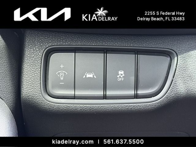 Used 2020 Gray Hyundai SE image 23