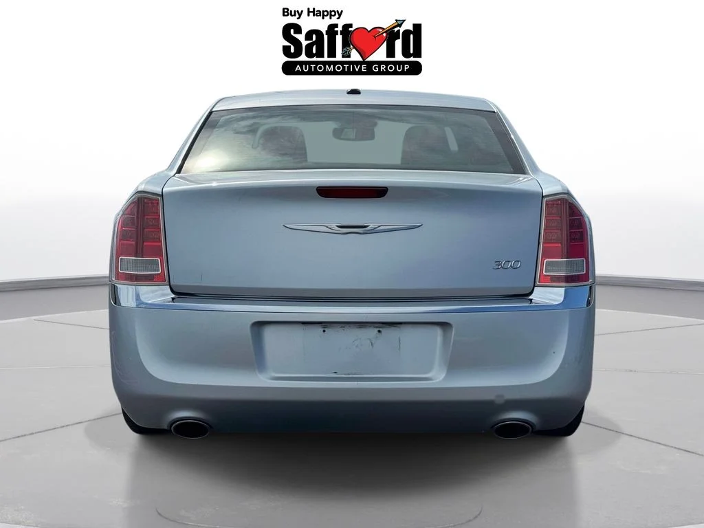 2013 Chrysler 300 Base - Photo 7