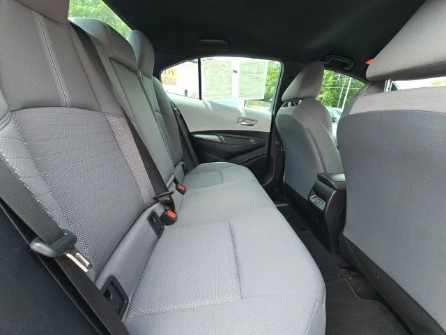 Used 2024  Toyota SE image 12