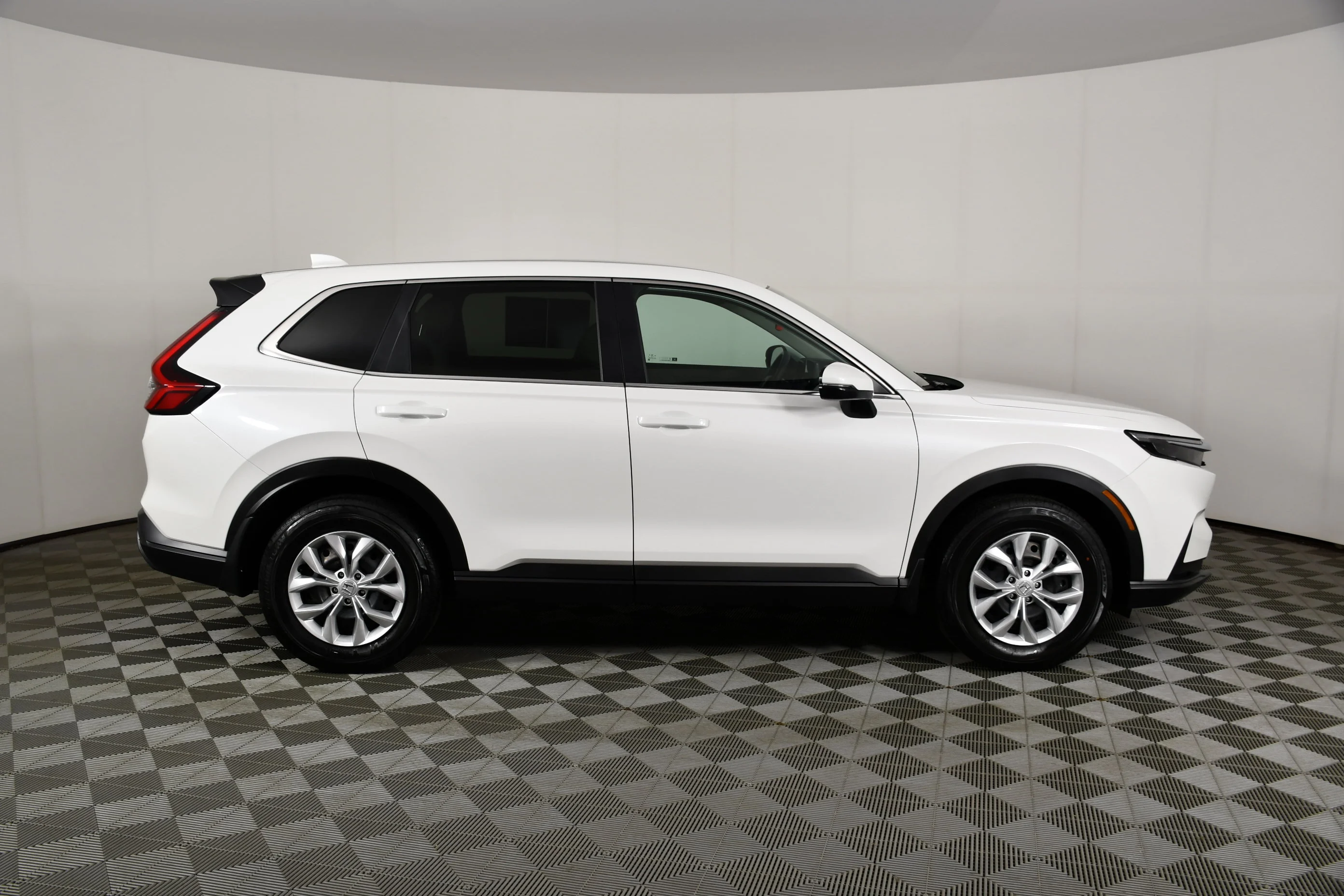 Certified Used 2025 Platinum White Pearl Honda LX image 5