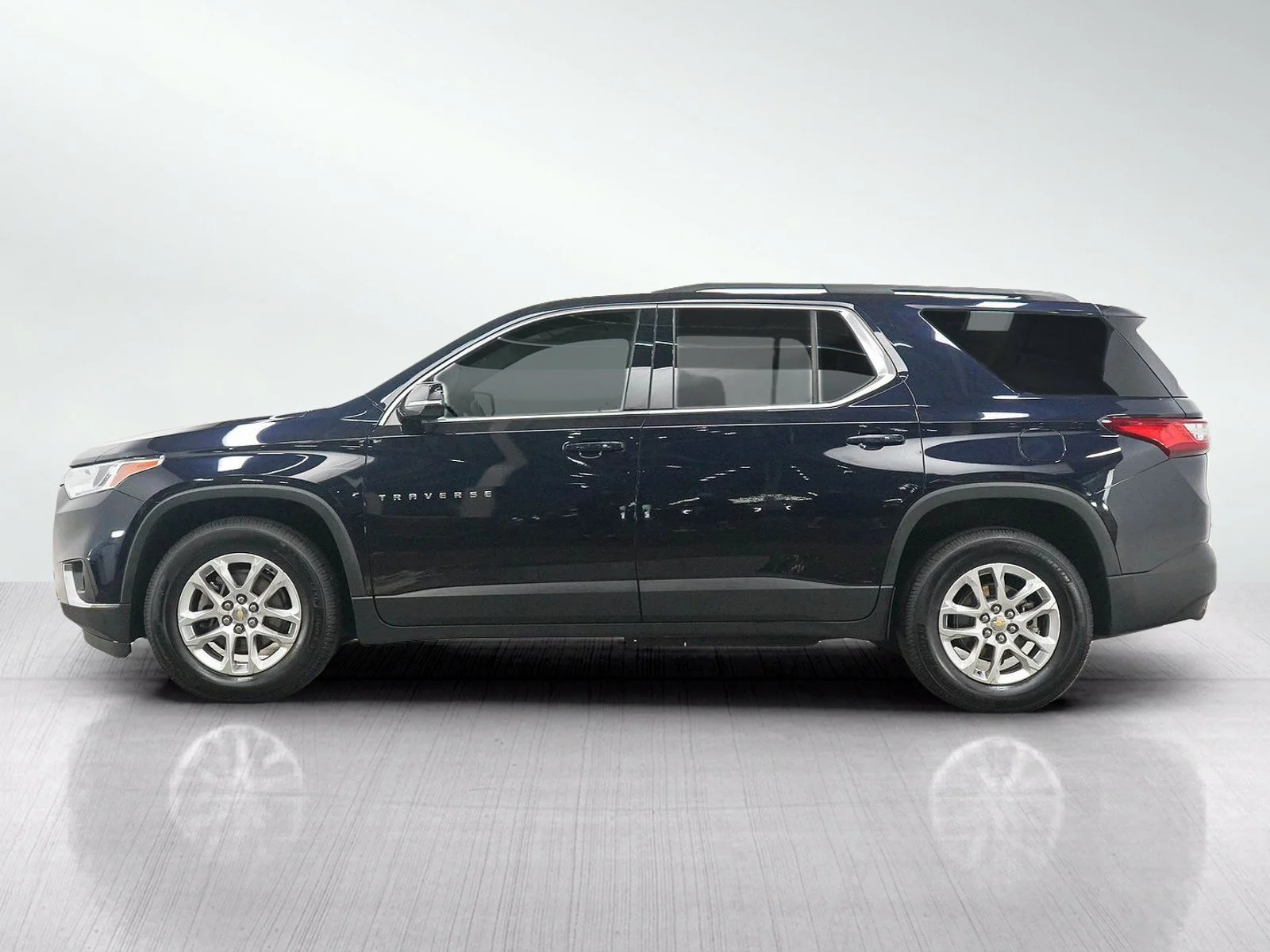 Used 2020 Chevrolet Traverse 3LT with VIN 1GNEVHKW5LJ112936 for sale in Bloomington, Minnesota