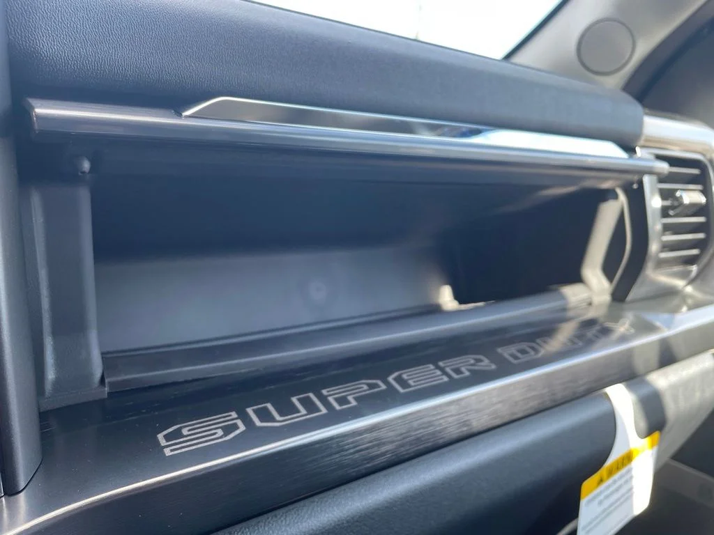 New 2026 CARBONIZED GRAY Ford Lariat image 24