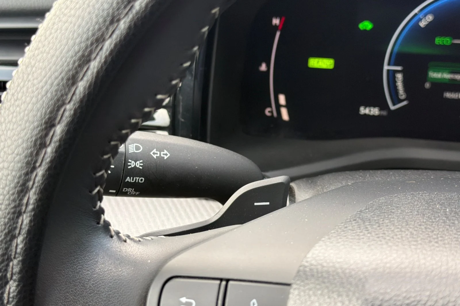 Used 2025  Toyota SE image 30