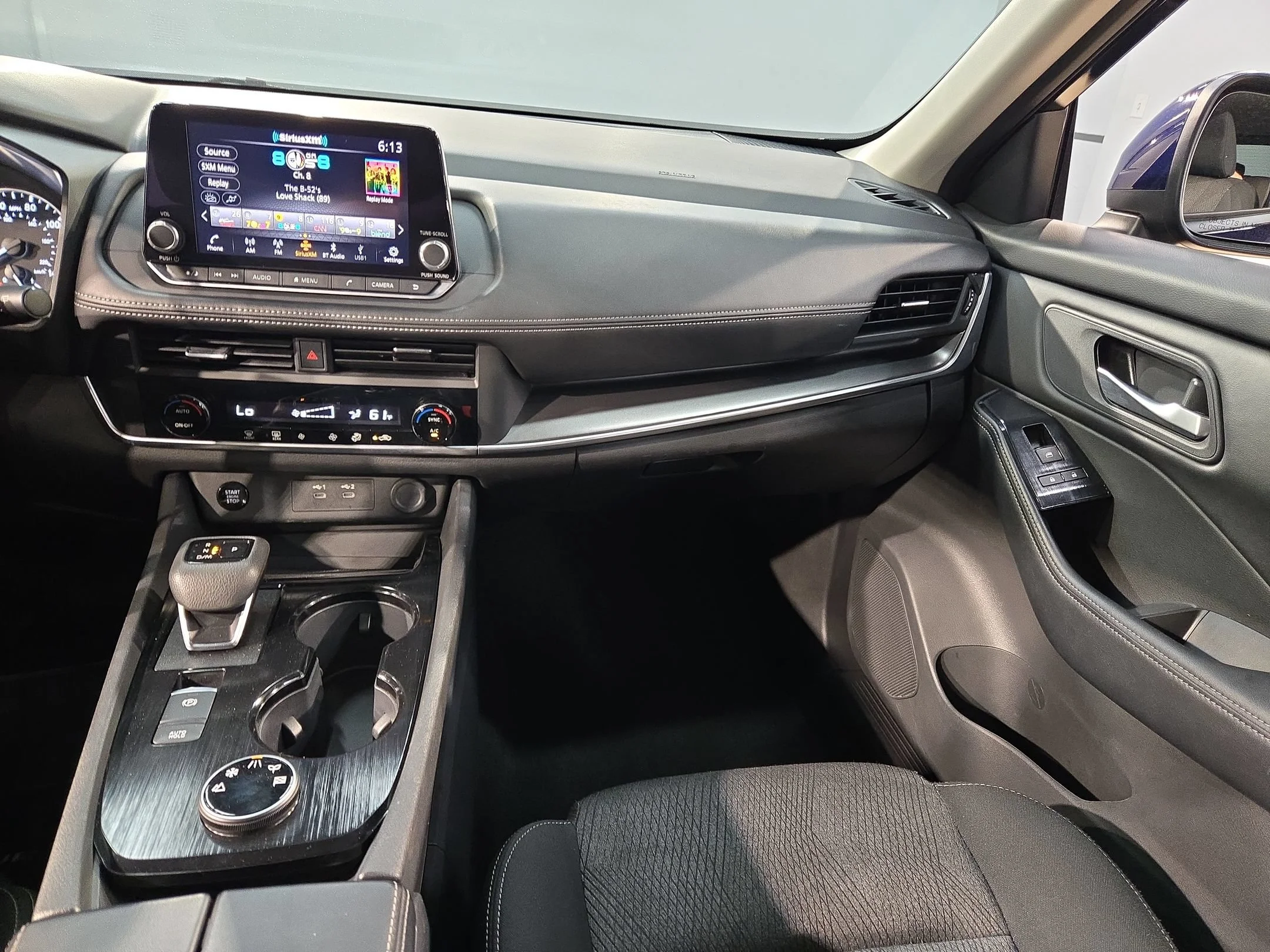 2025 Nissan Rogue SV - Photo 11