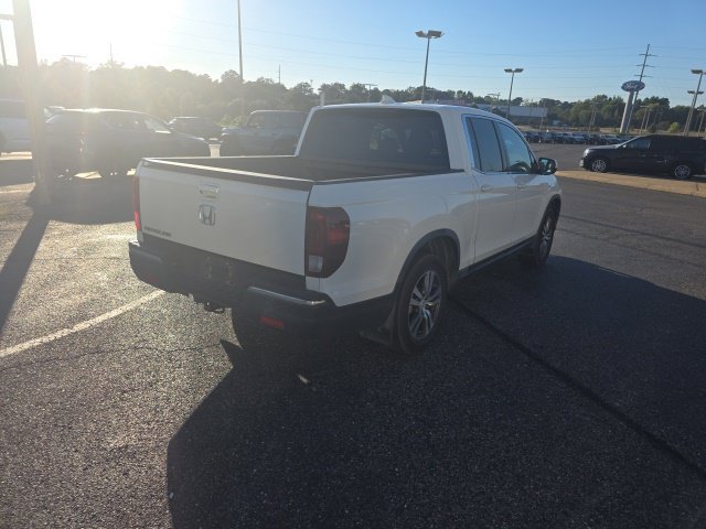 Used 2017 White Honda RTS image 3