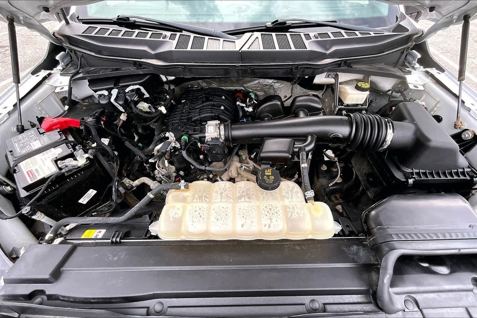 Used 2022 Oxford White Ford XL image 32