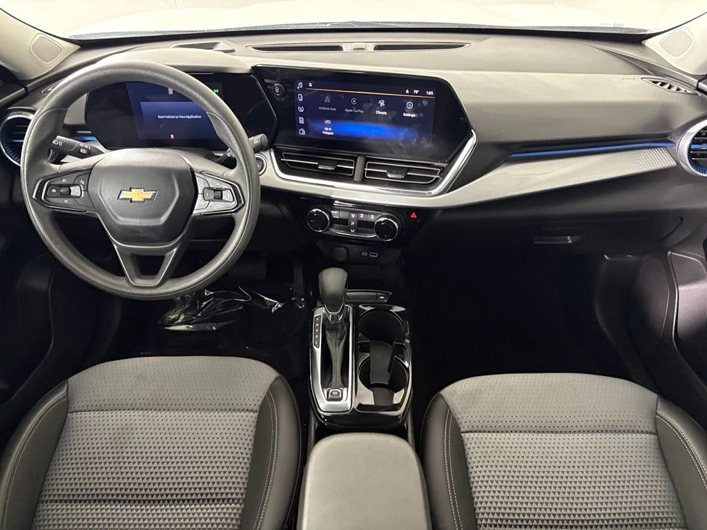 Used 2025 White Chevrolet LT image 36