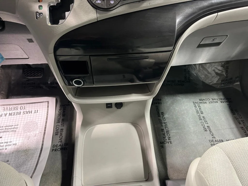 Used 2012 Predawn Gray Mica Toyota Base image 21