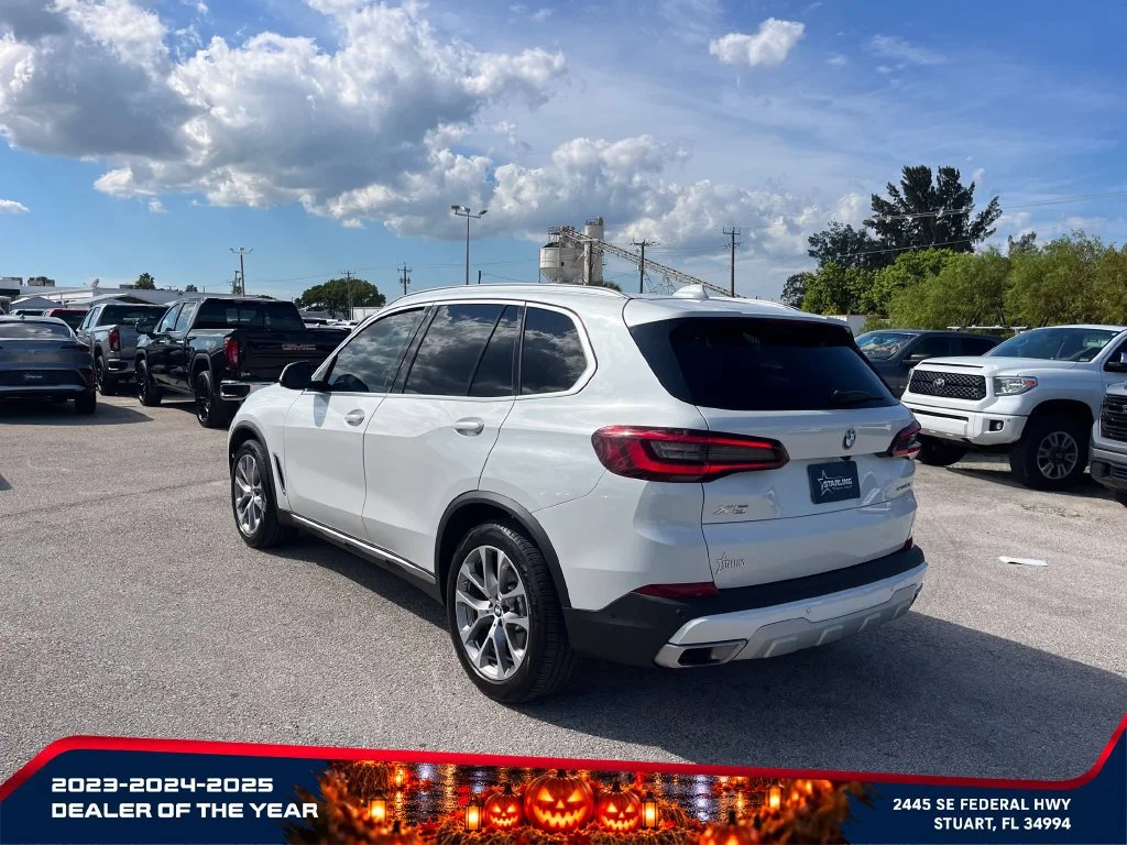 Used 2023 White BMW sDrive40i image 5