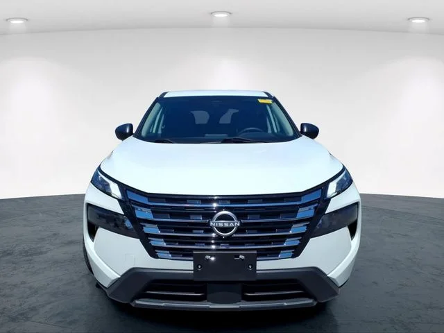 Used 2024 White Nissan S image 4