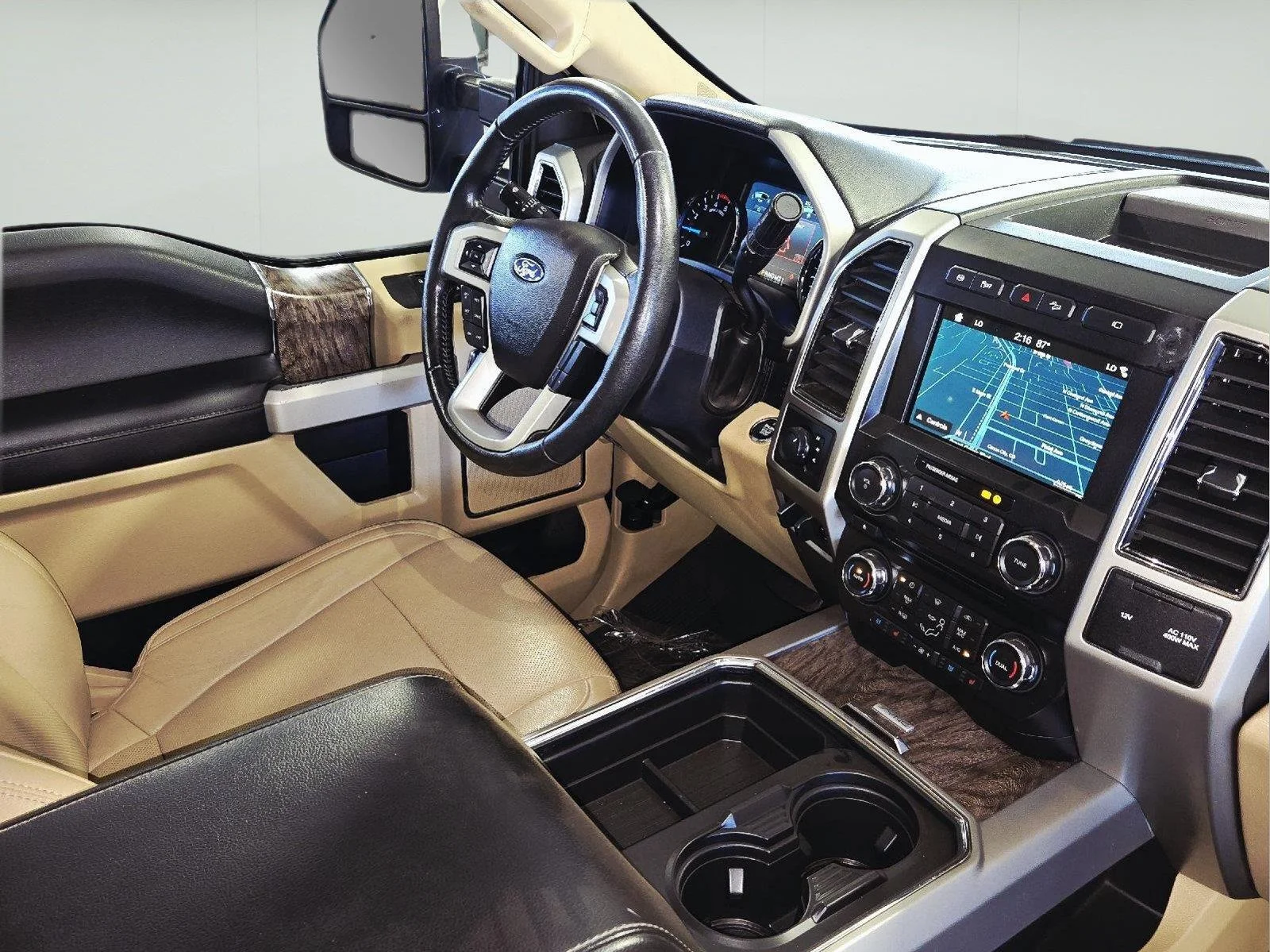 Used 2018 White Gold/Stone Gray Ford Lariat image 44