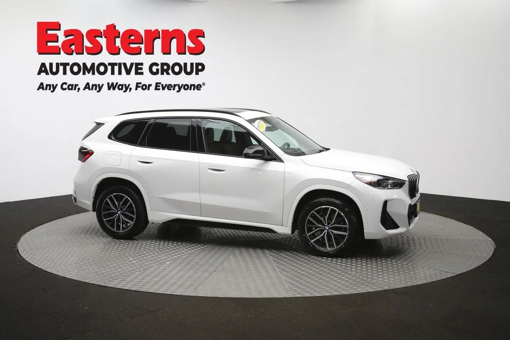 Used 2023 White BMW xDrive28i image 47