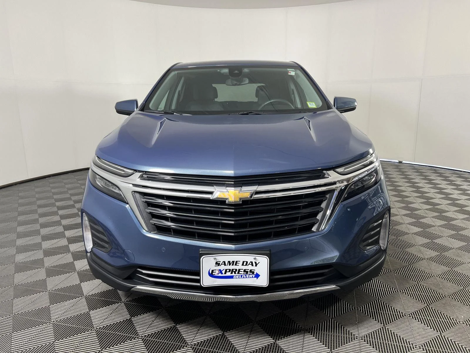 Used 2024 Lakeshore Blue Metallic Chevrolet LT image 29