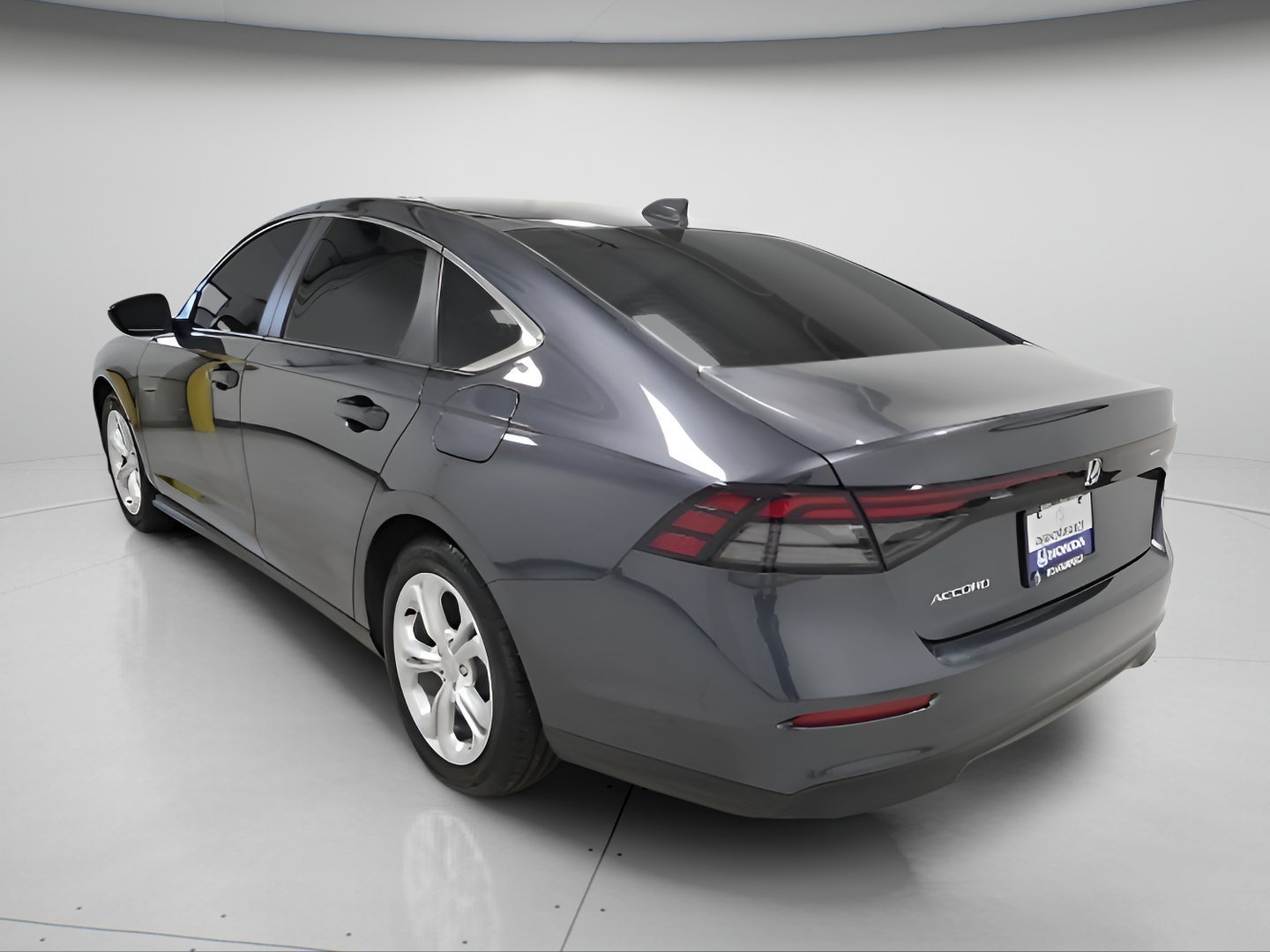 Used 2025 Meteorite Gray Metallic Honda LX image 4