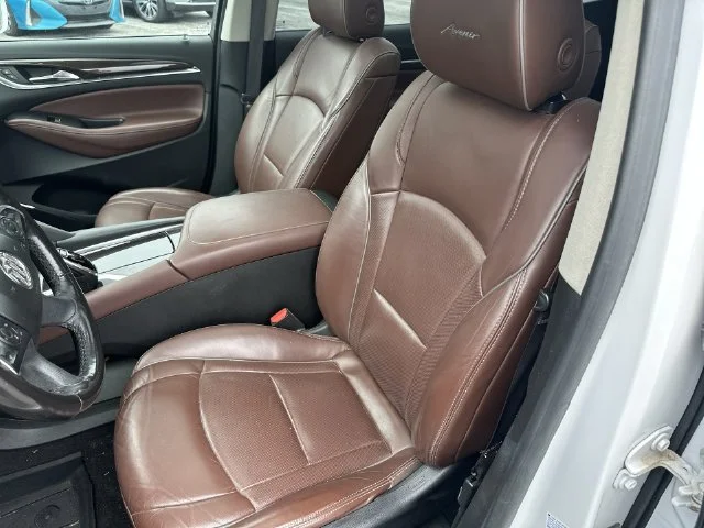 Used 2018 White Buick Avenir image 15