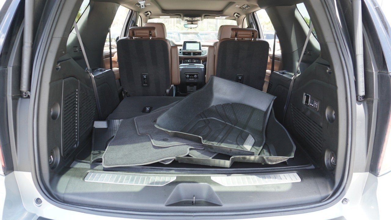 Used 2024 Gray Chevrolet High Country image 42