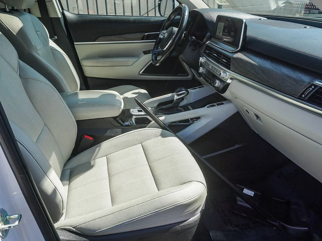 Used 2021 White Kia SX image 12