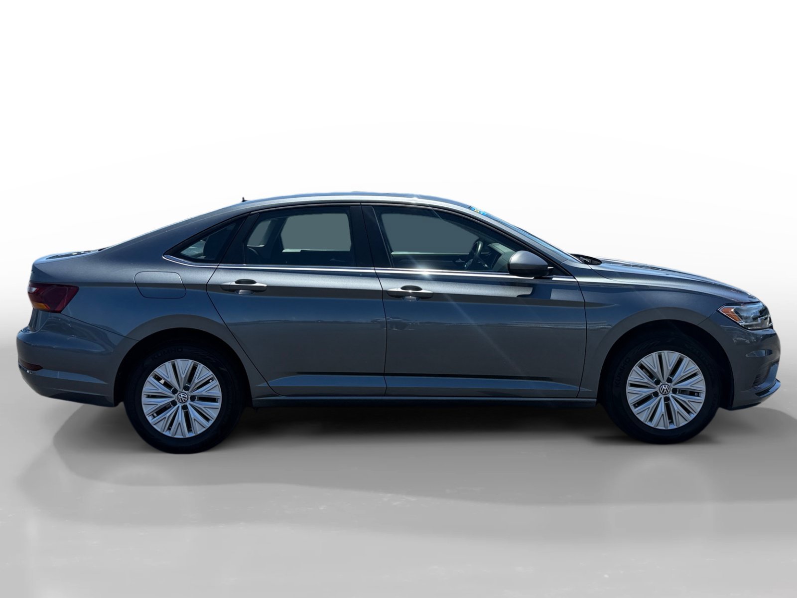 Used 2019 Platinum Gray Metallic Volkswagen 1.4T S image 6