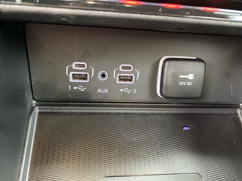 Used 2023 Diamond Black Crystal Pearlcoat Jeep Altitude image 13