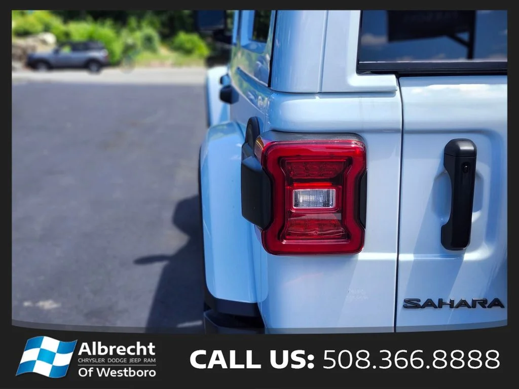 New 2026 Bright White Clear-Coat Exterior Paint Jeep Sahara image 9