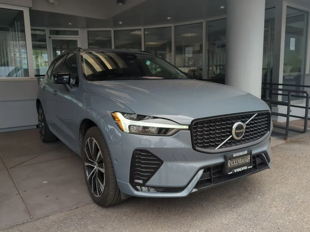 2024 Volvo XC60 B5 Plus Dark Theme AWD's photo