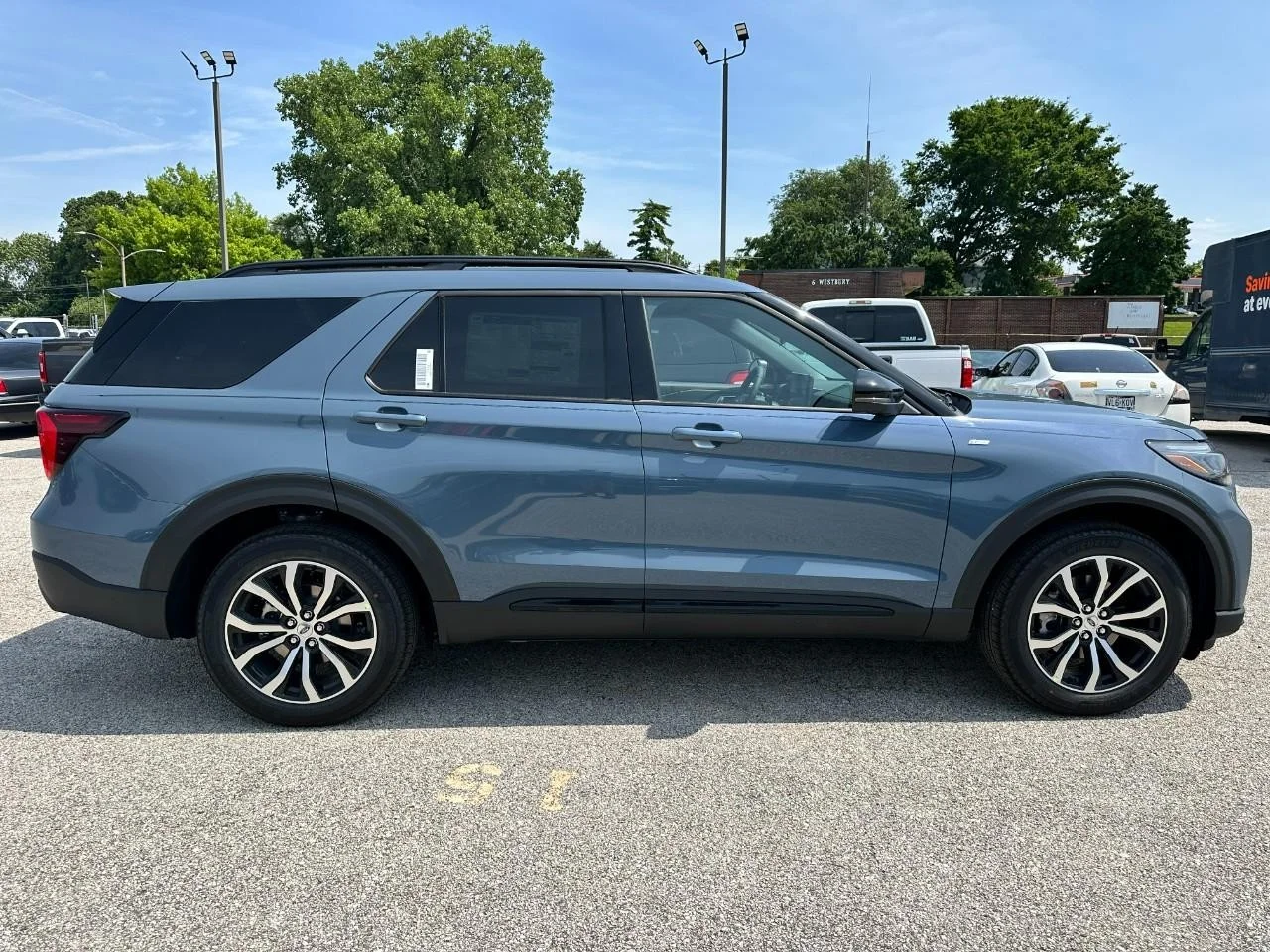 New 2026 Vapor Blue Metallic Ford ST-Line 4WD image 2