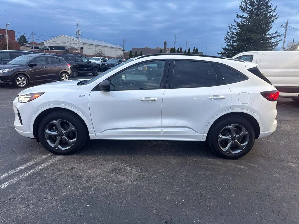 Used 2024 White Metallic Ford ST-Line image 13