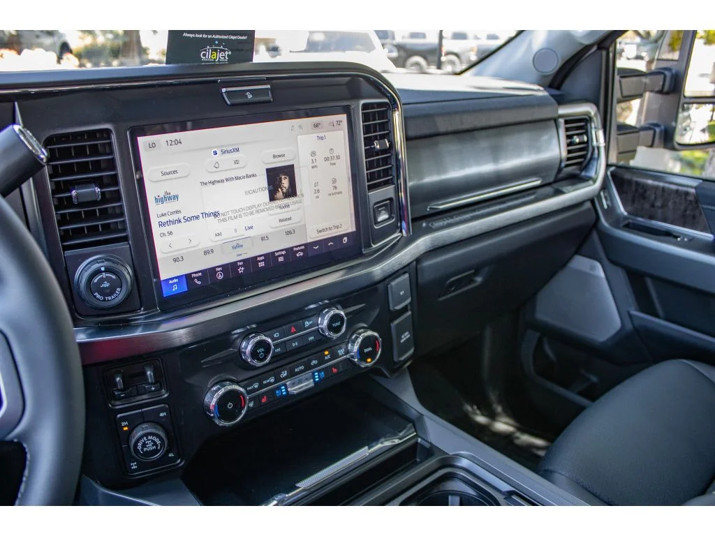 New 2026 Oxford White Ford LARIAT image 45